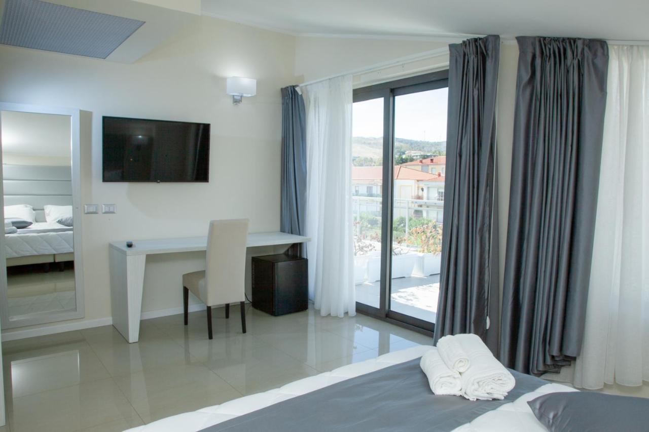Hotel Dolce Stella Torre Melissa Eksteriør bilde
